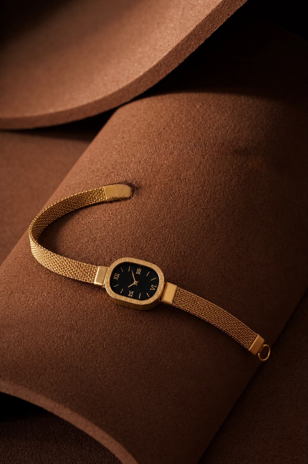 Royal Mesh Gold Watch