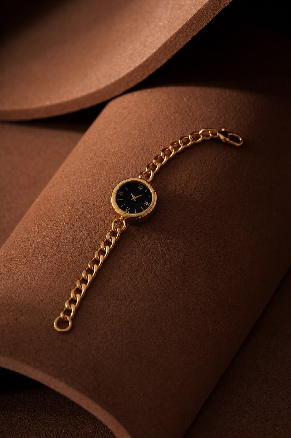 Bella Noir Round Bracelet Watch